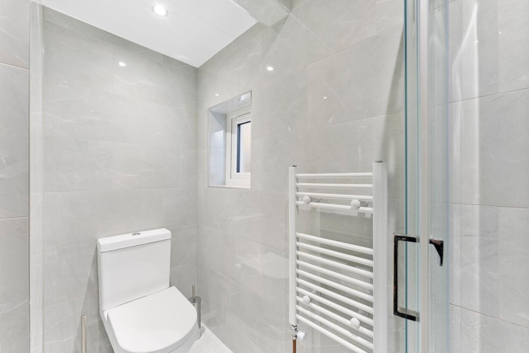 Вілла Stylish Wembley Gem - Parking -Sleeps 14 Лондон Екстер'єр фото