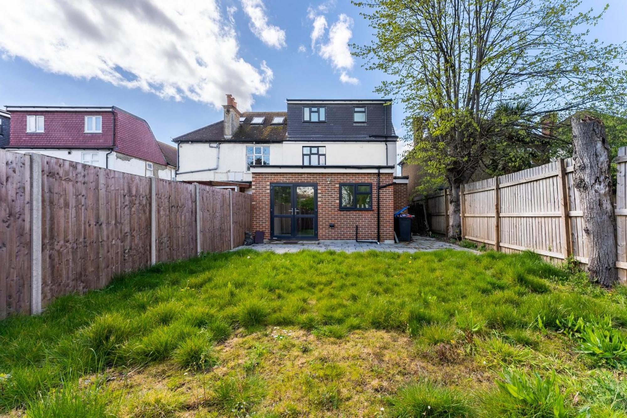 Вілла Stylish Wembley Gem - Parking -Sleeps 14 Лондон Екстер'єр фото